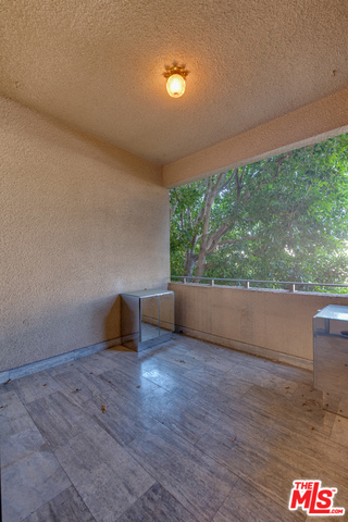 1 Bed Home for Sale in Los Angeles, California