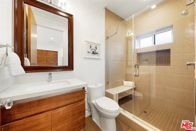 6 Bed Home for Sale in Sherman Oaks, California