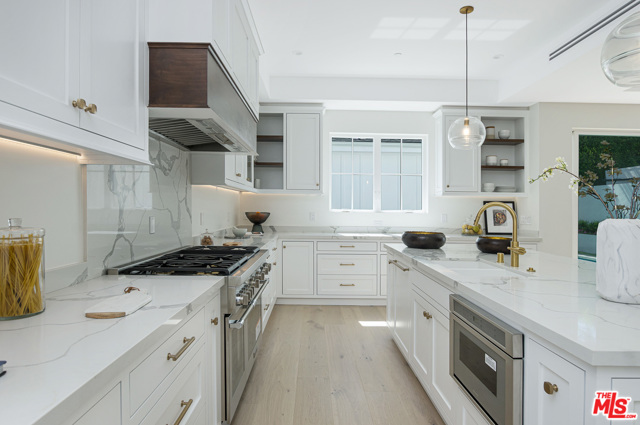 4 Bed Home for Sale in Los Angeles, California