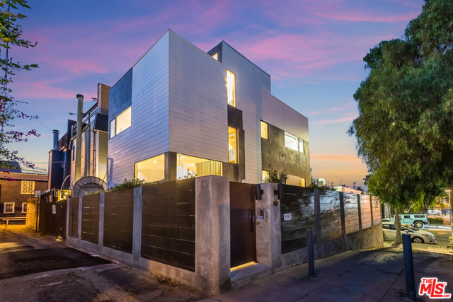 3 Bed Home for Sale in Venice, California