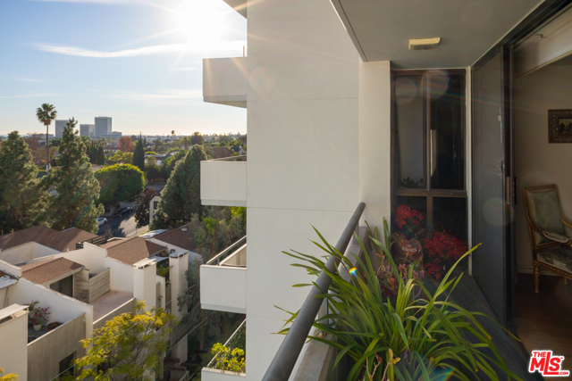 2 Bed Home for Sale in Los Angeles, California
