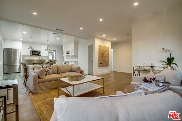 2705 ROBINSON Street, Redondo Beach, California 90278, 4 Bedrooms Bedrooms, ,3 BathroomsBathrooms,Residential,Sold,ROBINSON,17225096