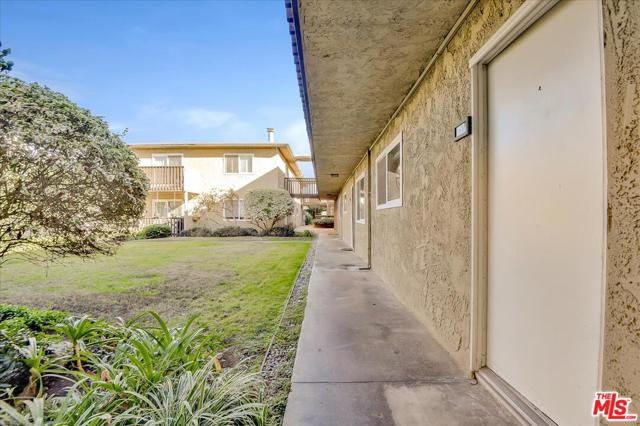 720 Meyer Lane, Redondo Beach, California 90278, 2 Bedrooms Bedrooms, ,2 BathroomsBathrooms,Residential,Sold,Meyer,21689042