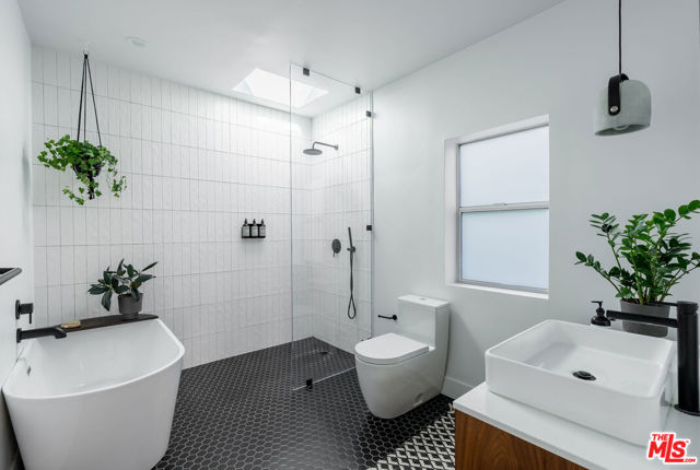 3 Bed Home for Sale in Los Angeles, California