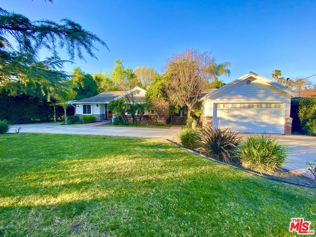 Photo of 22861 OXNARD Street, Woodland Hills, CA 91367