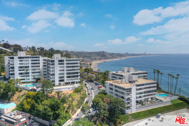 1 Bed Home for Sale in Pacific Palisades, California