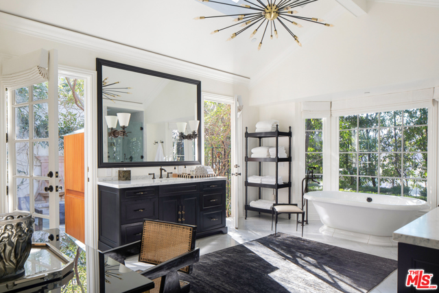 5 Bed Home for Sale in Beverly Hills, California