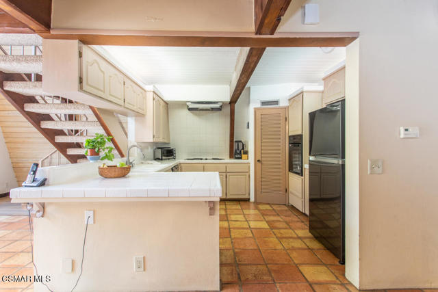 2 Bed Home for Sale in Calabasas, California
