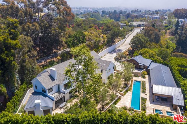 Photo of 937 Las Lomas Avenue, Pacific Palisades, CA 90272