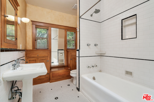 3 Bed Home for Sale in Los Angeles, California