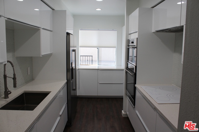 2 Bed Home for Sale in Sherman Oaks, California