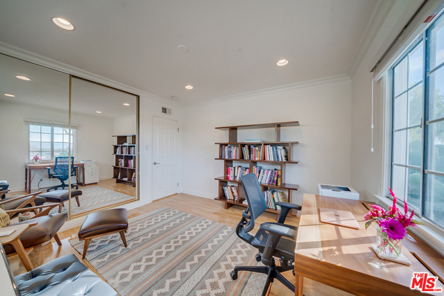 3 Bed Home for Sale in Burbank, California