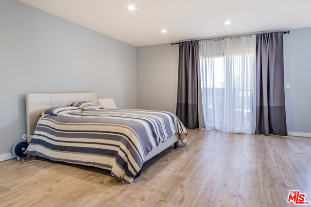2 Bed Home for Sale in Encino, California