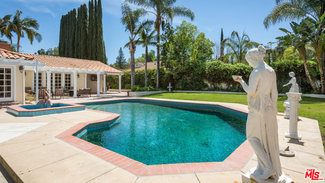 5 Bed Home for Sale in Encino, California