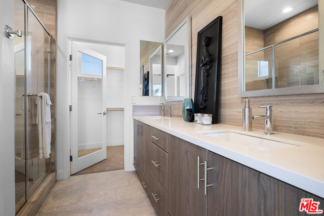 2 Bed Home for Sale in Los Angeles, California