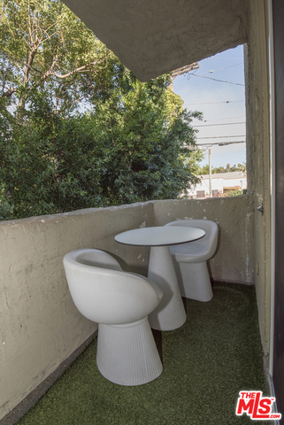 1 Bed Home for Sale in Los Angeles, California
