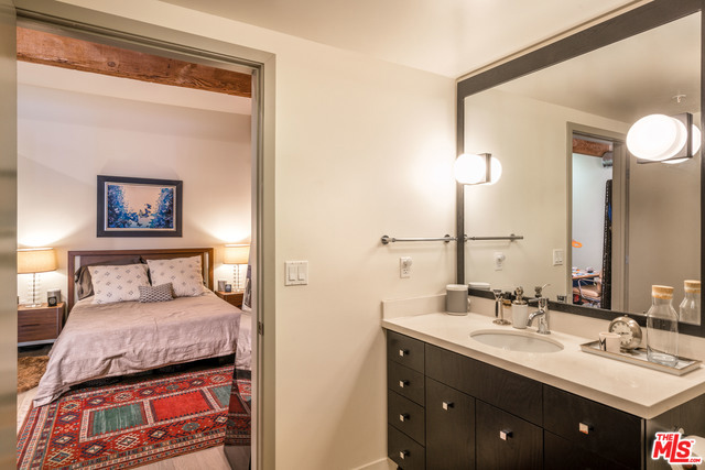 1 Bed Home for Sale in Los Angeles, California