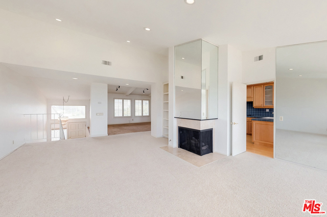 Family/Dining Area - Upper Level