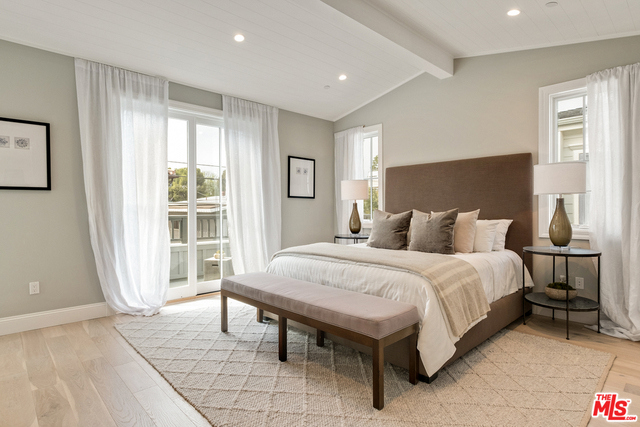 1813 OAK Avenue, Manhattan Beach, California 90266, 5 Bedrooms Bedrooms, ,4 BathroomsBathrooms,Residential,Sold,OAK,19433822