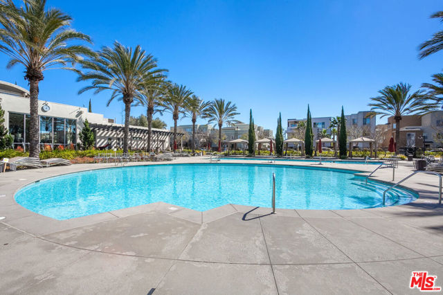 3 Bed Home for Sale in Hawthorne, California