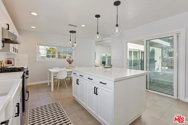 2 Bed Home for Sale in Van Nuys, California