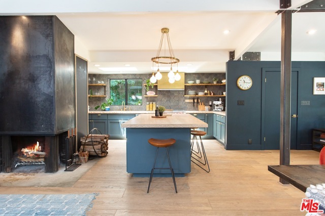 2261 CARRIAGE Drive, Rolling Hills Estates, California 90274, 4 Bedrooms Bedrooms, ,4 BathroomsBathrooms,Residential,Sold,CARRIAGE,19486406