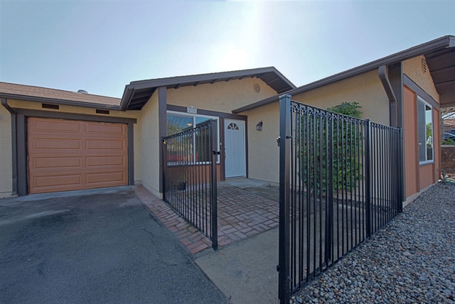 4725 Rising Glen Dr