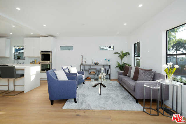 2704 OAK Avenue, Manhattan Beach, California 90266, 3 Bedrooms Bedrooms, ,3 BathroomsBathrooms,Residential,Sold,OAK,19530056