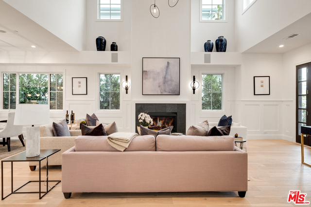 1813 OAK Avenue, Manhattan Beach, California 90266, 5 Bedrooms Bedrooms, ,4 BathroomsBathrooms,Residential,Sold,OAK,19433822