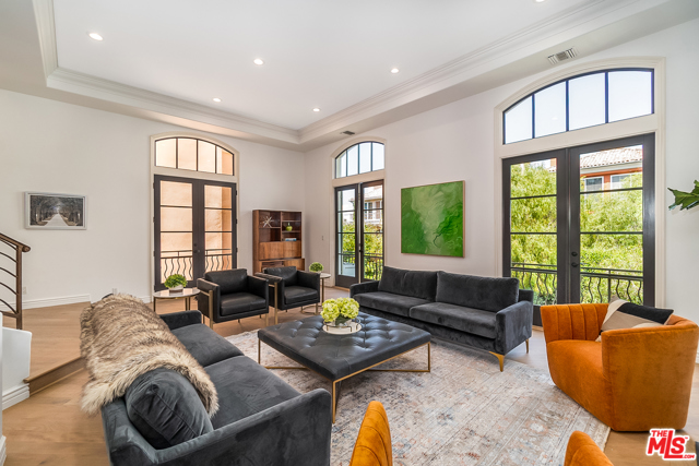 5 Bed Home for Sale in Venice, California
