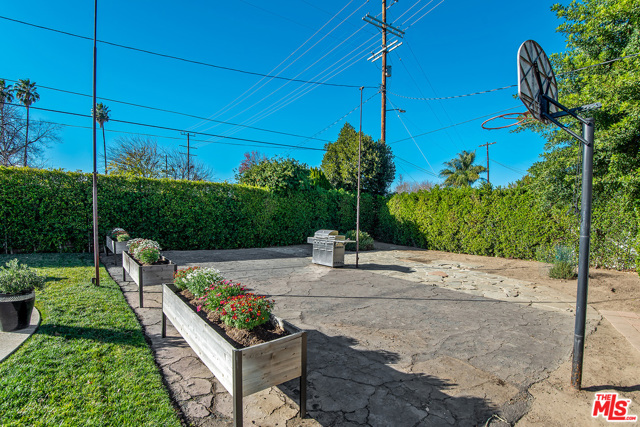 3 Bed Home for Sale in Van Nuys, California