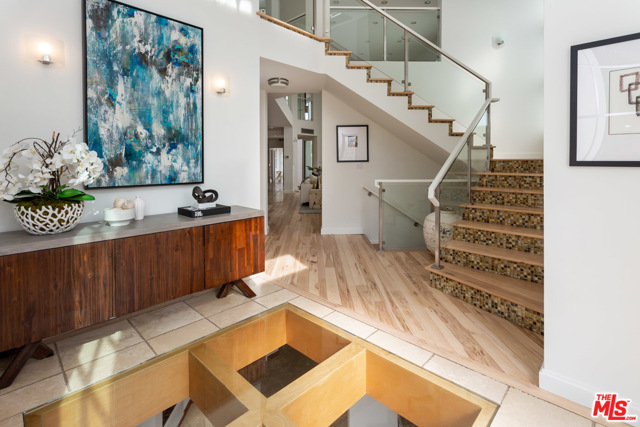 6 Bed Home for Sale in Santa Monica, California