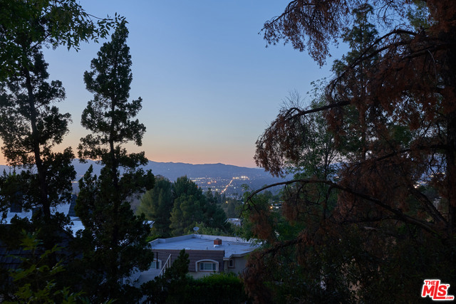 6 Bed Home for Sale in Encino, California