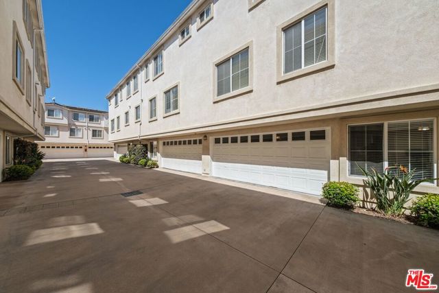 634 Meyer Lane, Redondo Beach, California 90278, 4 Bedrooms Bedrooms, ,2 BathroomsBathrooms,Residential,Sold,Meyer,21708520