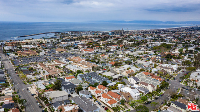 110 Guadalupe Avenue, Redondo Beach, California 90277, 3 Bedrooms Bedrooms, ,1 BathroomBathrooms,Residential,Sold,Guadalupe,21748610