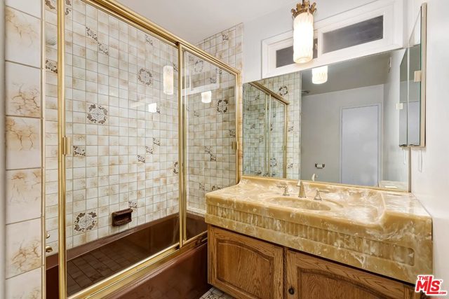 5 Bed Home for Sale in Encino, California