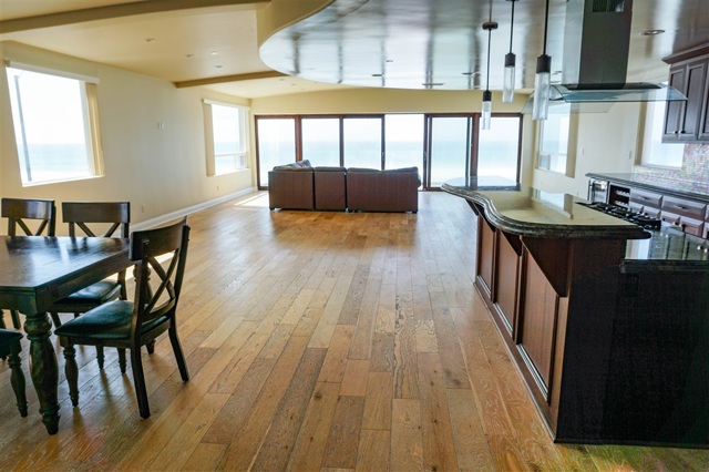 516 S The Strand