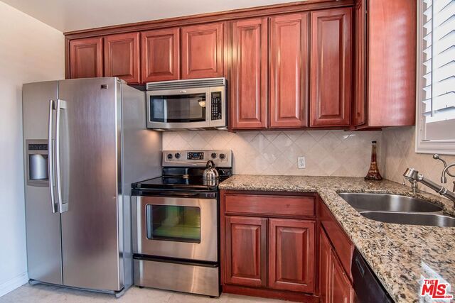 1 Bed Home for Sale in Los Angeles, California