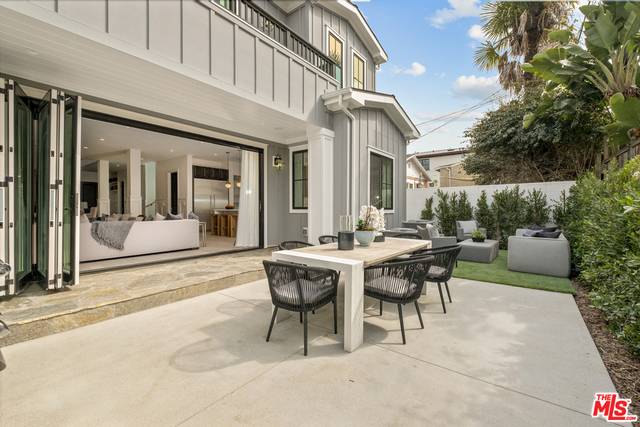 1813 OAK Avenue, Manhattan Beach, California 90266, 5 Bedrooms Bedrooms, ,4 BathroomsBathrooms,Residential,Sold,OAK,19433822