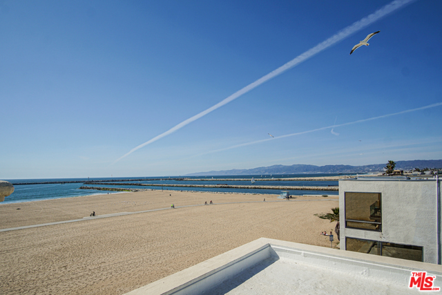 3 Bed Home for Sale in Playa del Rey, California