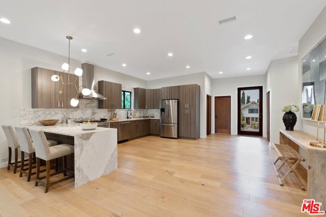 4 Bed Home for Sale in Los Angeles, California