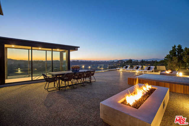 5 Bed Home for Sale in Los Angeles, California