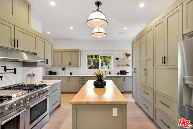 3 Bed Home for Sale in Los Angeles, California