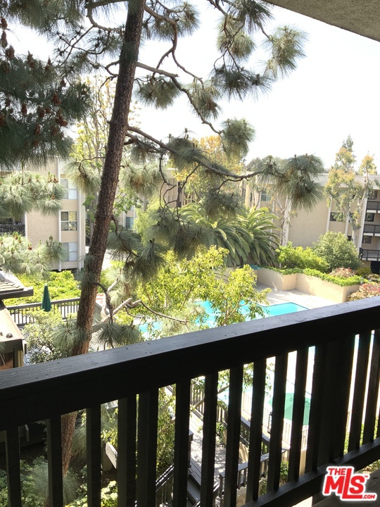 1 Bed Home for Sale in Culver City, California
