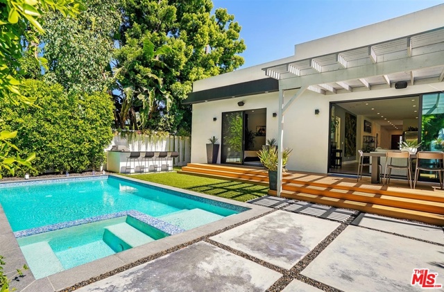 Photo of 15219 HESBY Street, Sherman Oaks, CA 91403