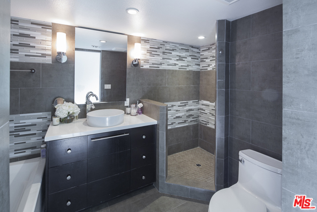 2 Bed Home for Sale in Studio City, California