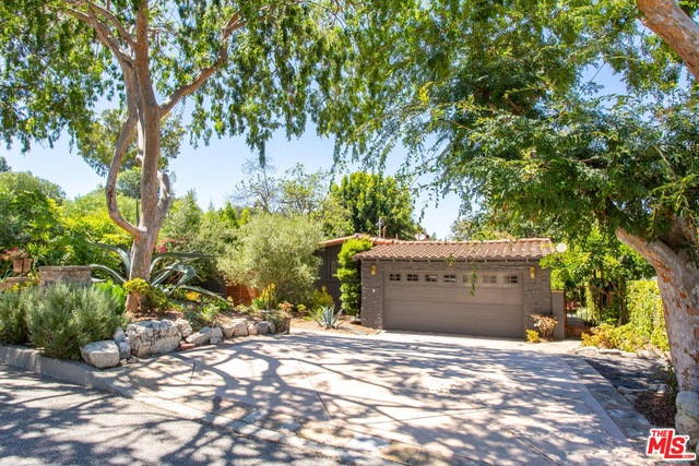 2261 CARRIAGE Drive, Rolling Hills Estates, California 90274, 4 Bedrooms Bedrooms, ,4 BathroomsBathrooms,Residential,Sold,CARRIAGE,19486406