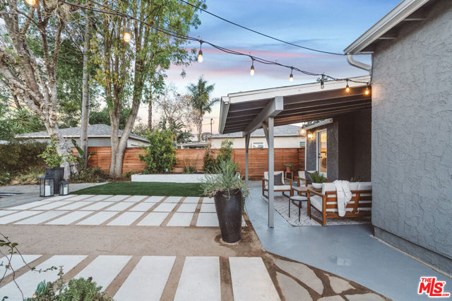 2 Bed Home for Sale in Van Nuys, California