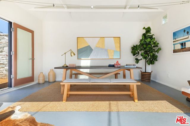 2 Bed Home for Sale in Venice, California