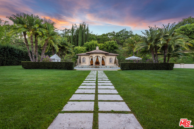 7 Bed Home for Sale in Beverly Hills, California